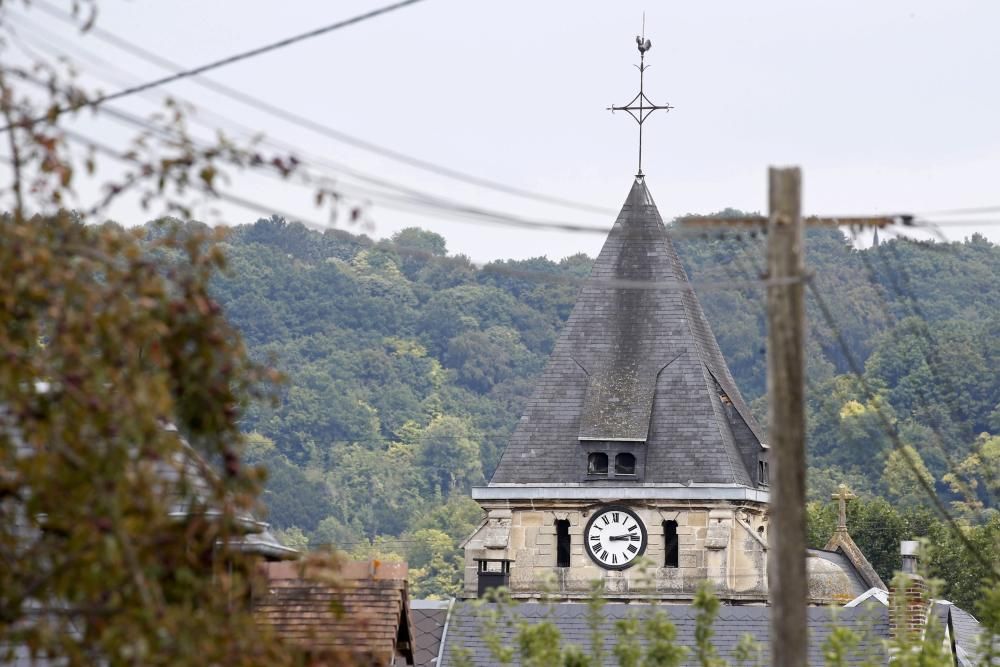 Un cura degollado por yihadistas en Francia