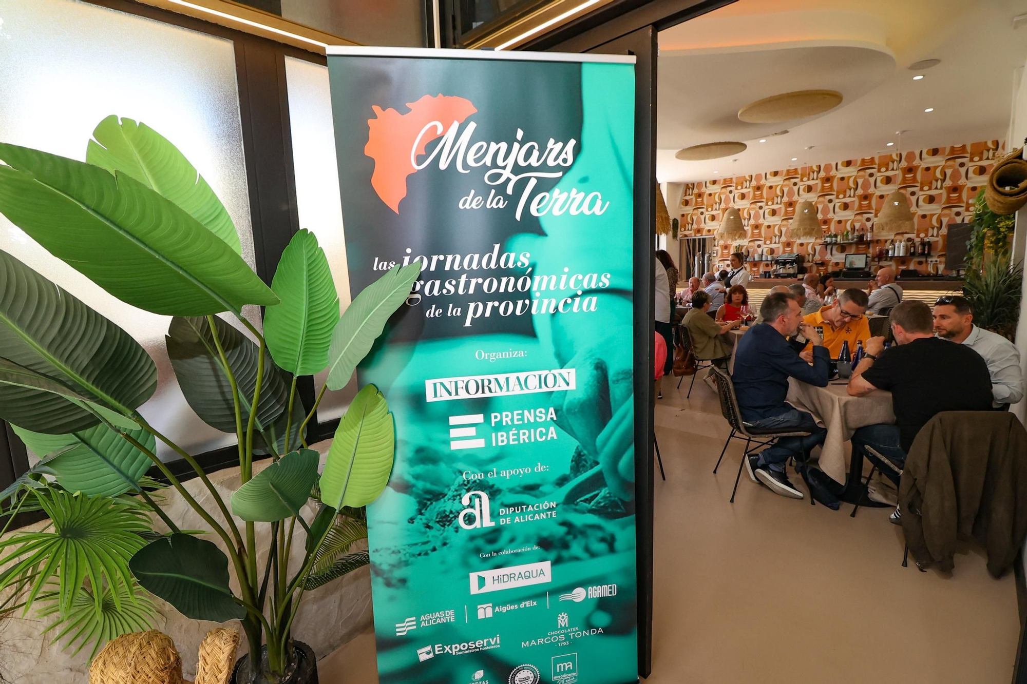 Éxito rotundo de Bendita Calima con su menú de cerezas en " Menjars de la Terra"