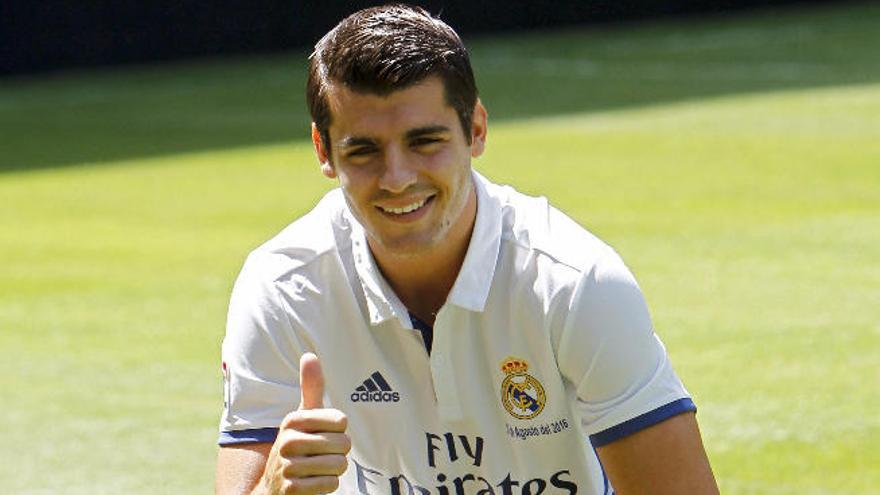 Álvaro Morata, ayer, durante su presentación.