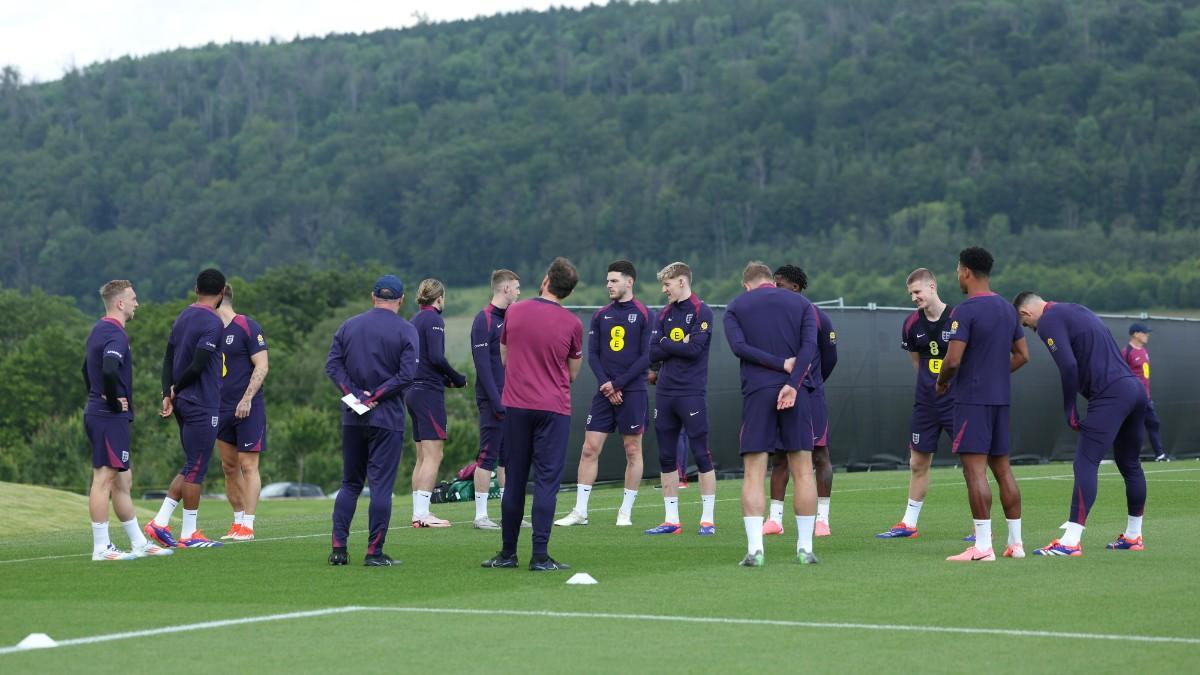 La selección de Inglaterra, en el entrenamiento previo al inicio de la Euro