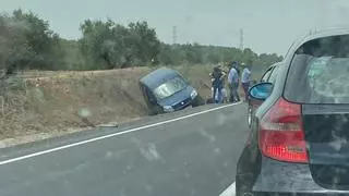 Una persona resulta herida en el choque de dos furgonetas entre Baena y Castro