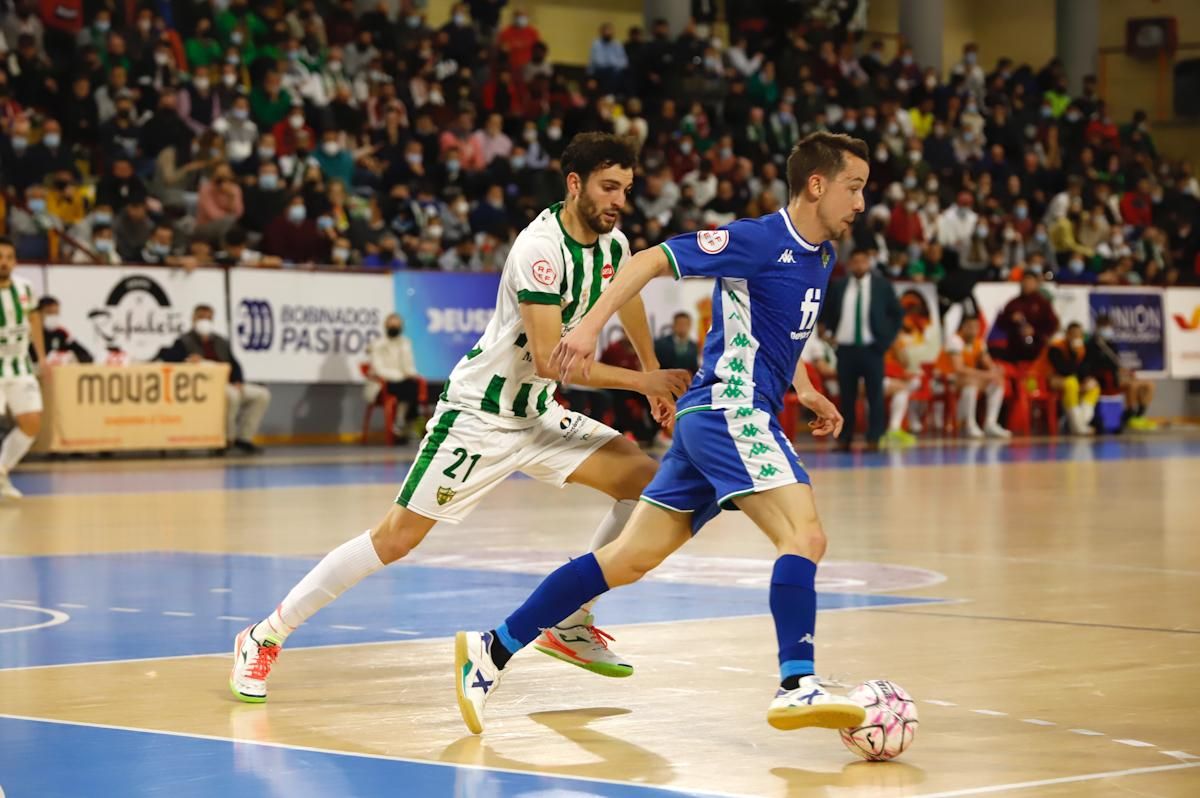 Las imágenes del derbi entre el Córdoba Futsal y el Betis en Vista Alegre
