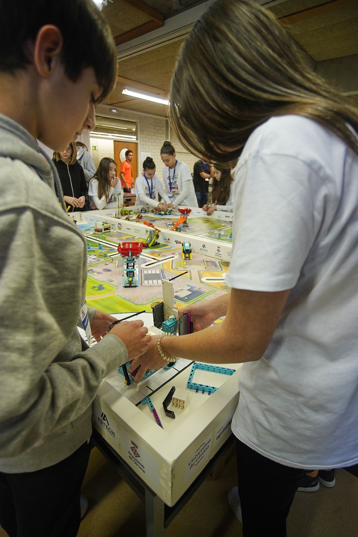 Les imatges de la «First Lego League» a Girona