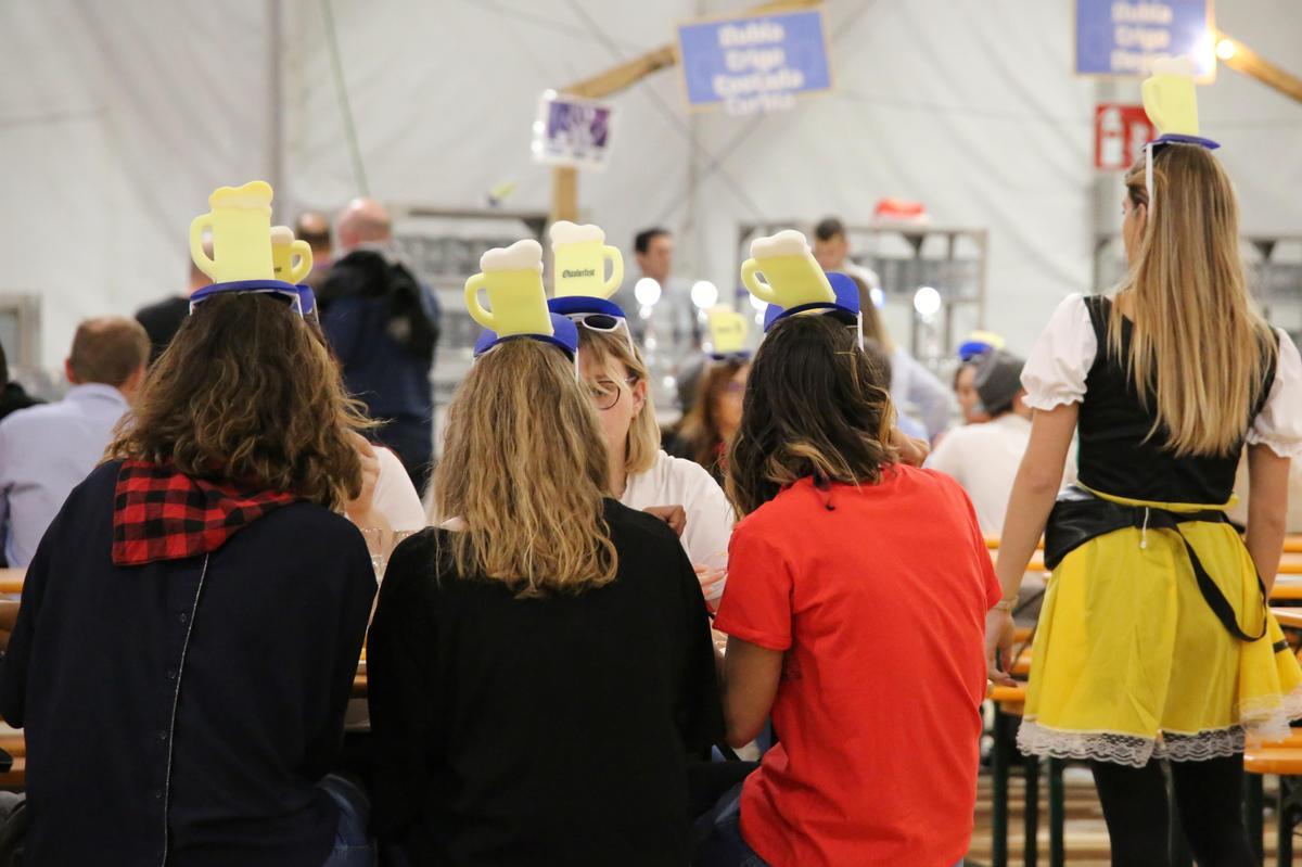 Durante muchos de estos días se celebrarán fiestas especiales, como Fiesta 'Beer Sunglasses'