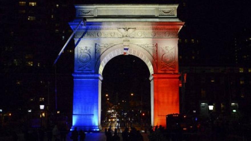 El mundo vive otra noche de solidaridad con Francia
