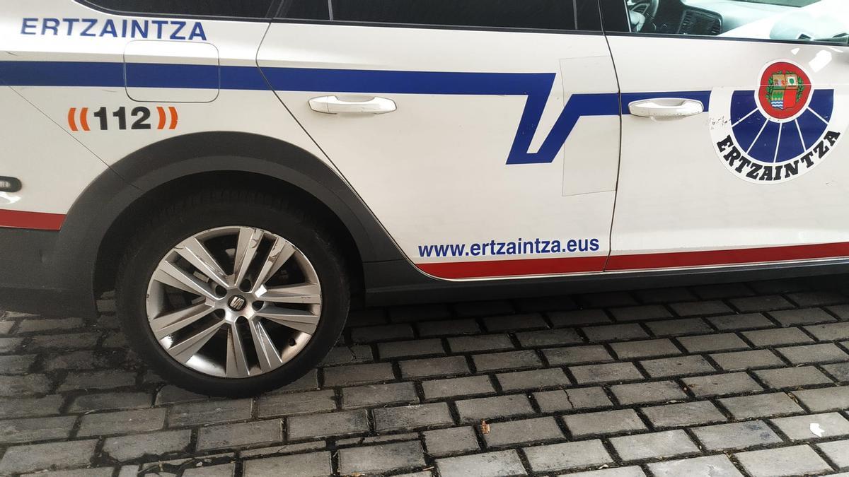 Coche de la Ertzaintza.