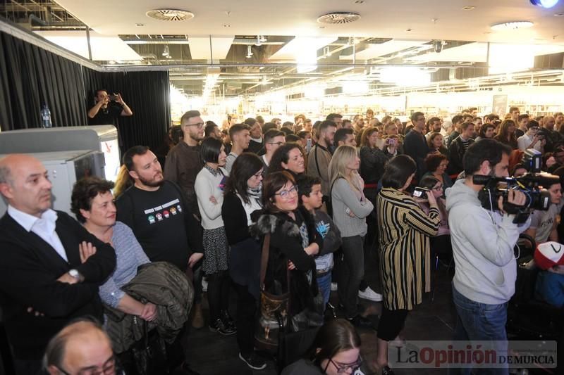 Ruth Lorenzo presenta 'Loveaholic' en la FNAC de Nueva Condomina