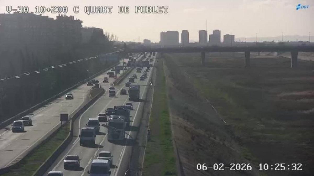 Situación de la V30 a las 10.30 horas de este viernes.