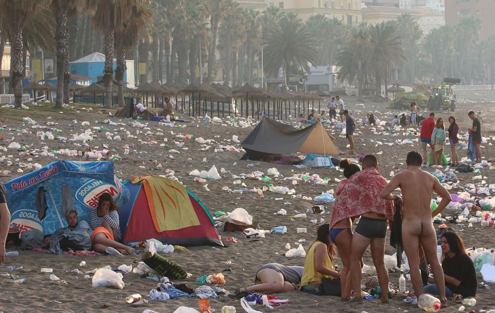 Así han quedado las playas después de la Noche de San Juan