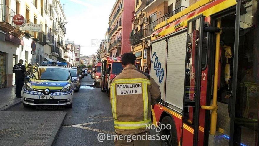 Sale ardiendo la sauna de un gimnasio en la Cuesta del Rosario