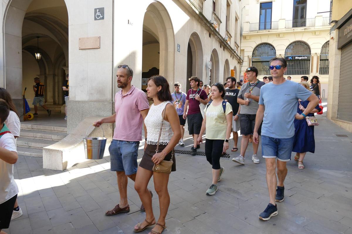 EN IMATGES | Figueres rep la Flama del Canigó i la reparteix arreu de l'Alt Empordà