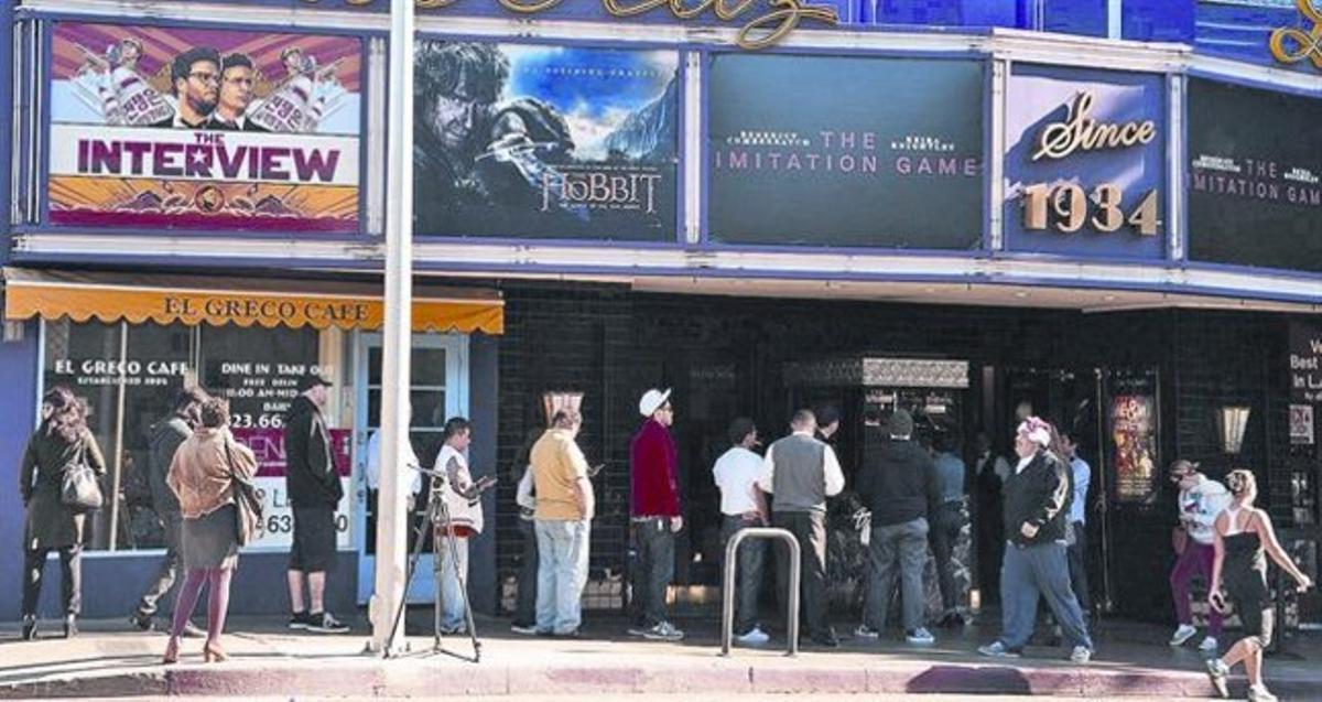 Estrena de la pel·lícula ’The interview’ al cine Los Feliz 3 de Los Angeles, el dia de Nadal.