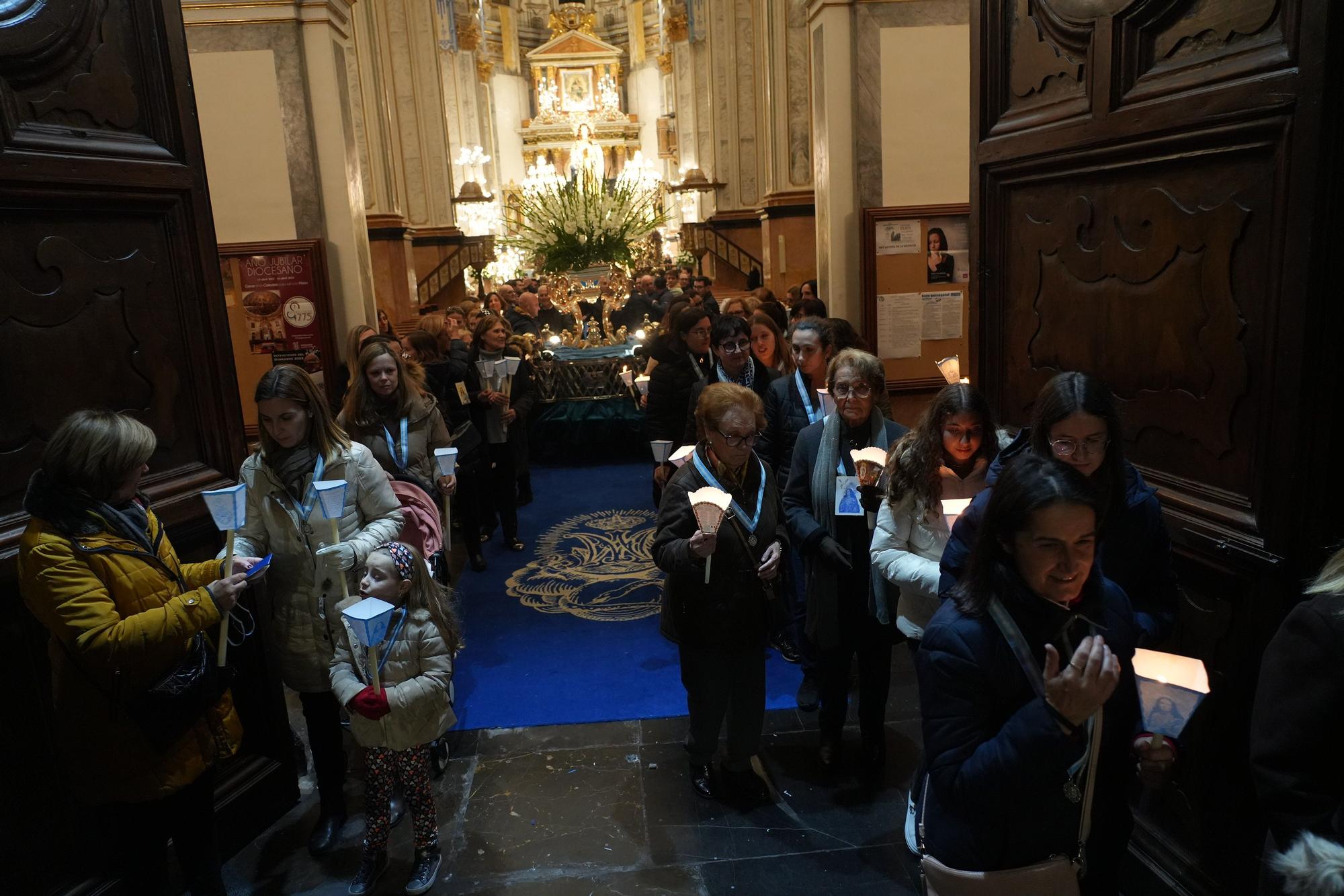 La procesión del 'farolet' cierra las fiestas de las purisimeras en Vila-real