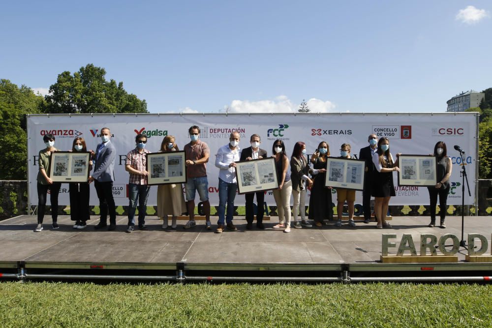 Profesores y alumnos participantes en la quinta edición de FARO da Escpña reciben el reconocimiento en Castrelos por su gran trabajo durante un curso marcado por el coronavirus.