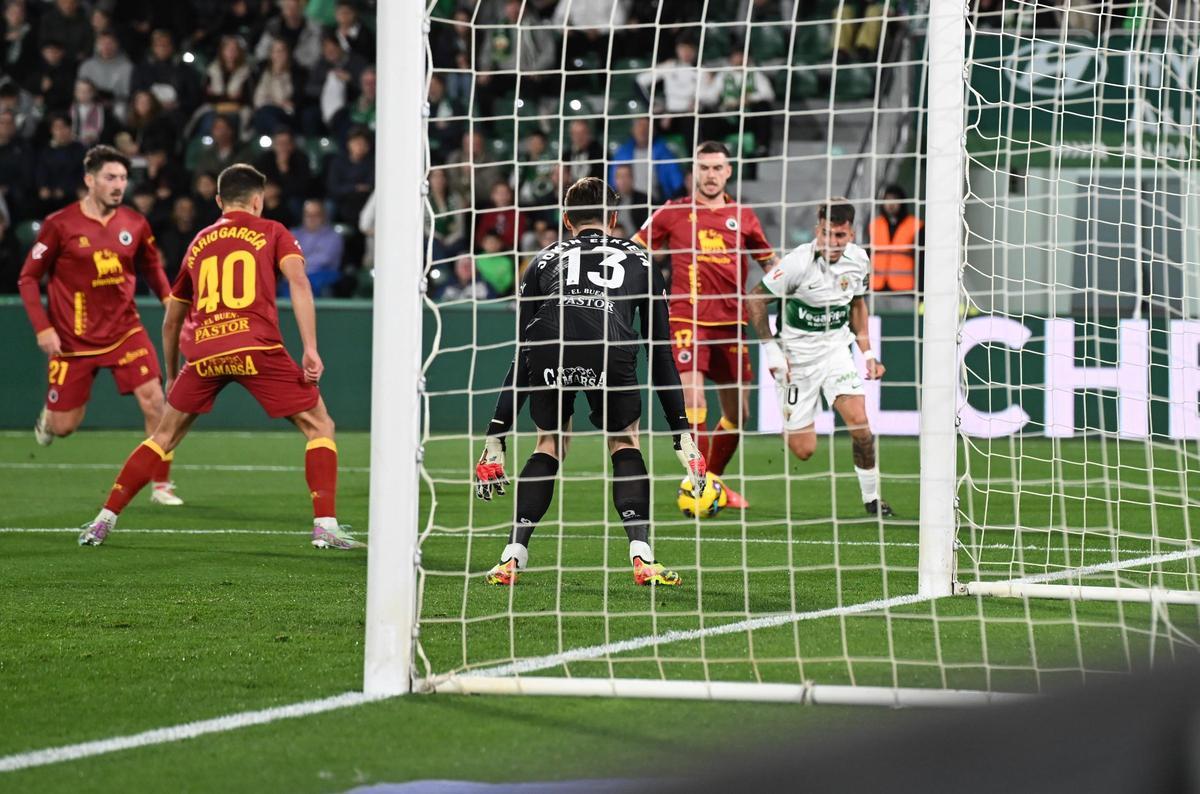 Las mejores imágenes de la victoria del Elche CF frente al Racing de ...
