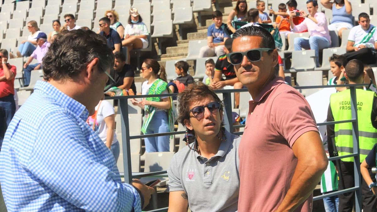 Juanito, Raúl Cámara y Javier González, durante un encuentro del pasado curso en El Arcángel.
