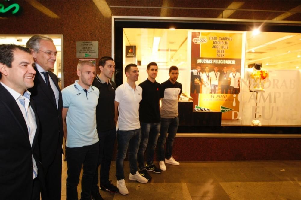 Escaparate para los campeones de Fútbol Sala