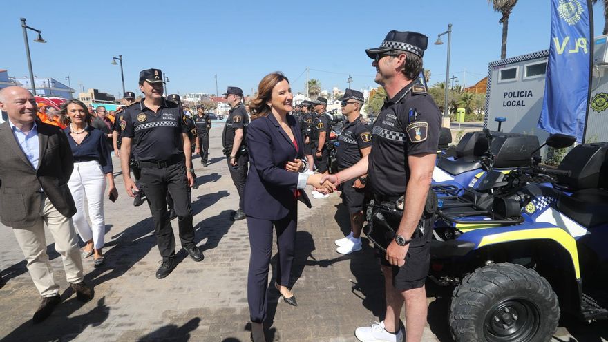 Català: &quot; Hemos destinado más de un millón de euros a la limpieza de las playas tras la dana&quot;