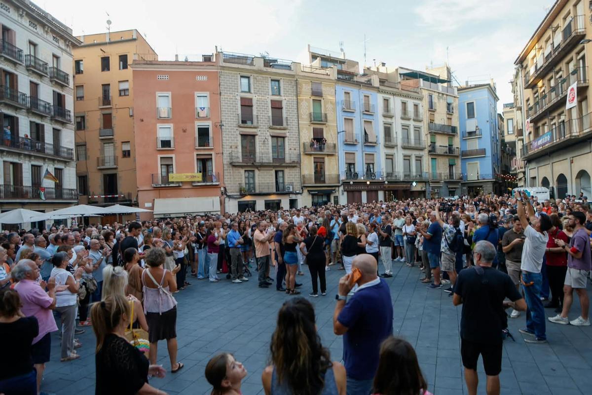 Concentració a Manresa contra la mort violenta de Carles Vilajosana Concentració a Manresa contra la mort violenta de Carles Vilajosana