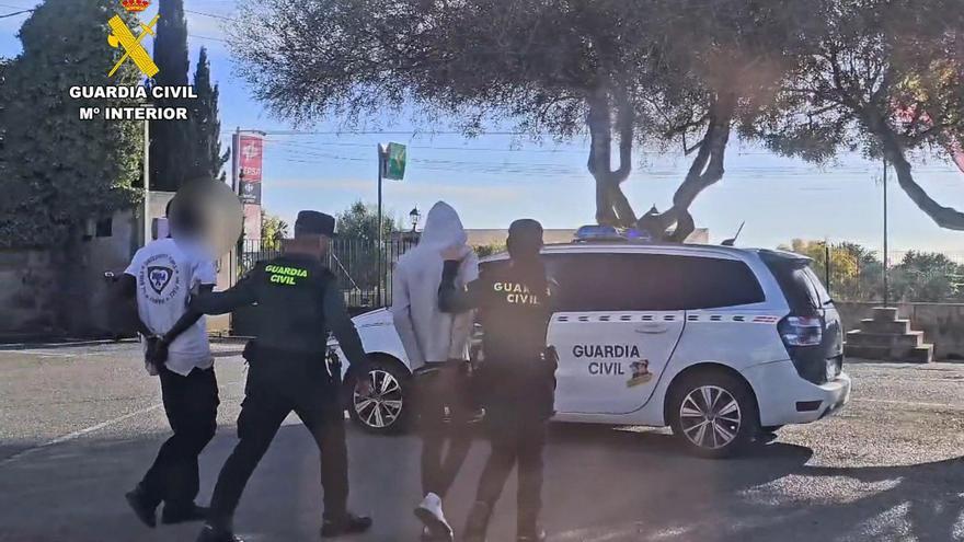 Dos detenidos por robar productos de un supermercado y pegar a una empleada en Llucmajor