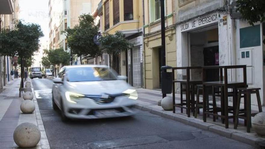 Tráfico en la calle Navarra.