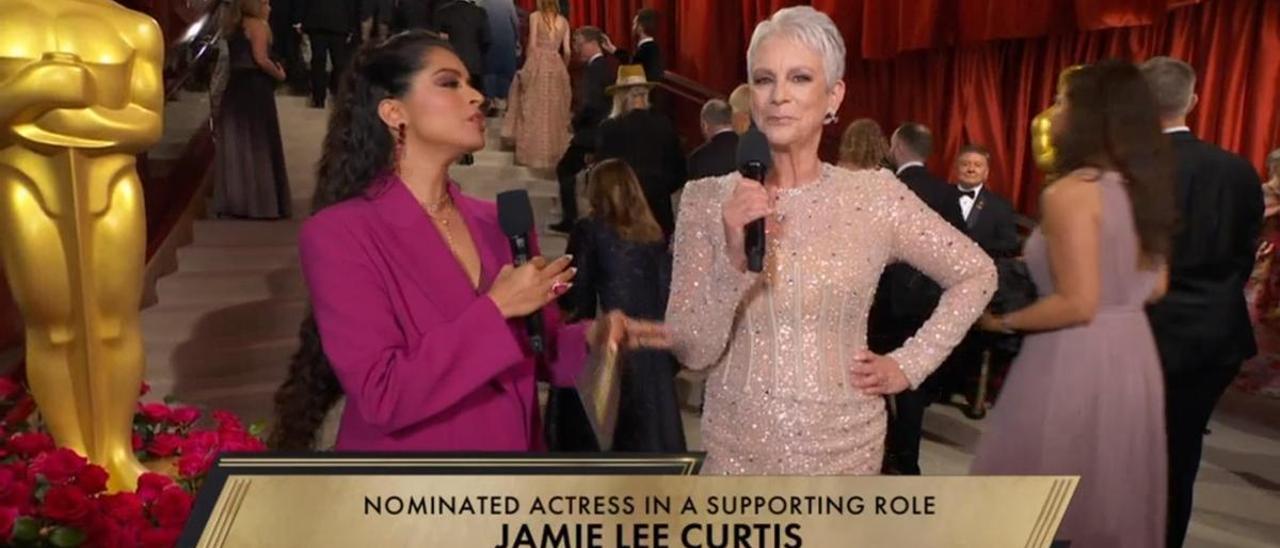 Lilly Singh, con Jamie Lee Curtis.