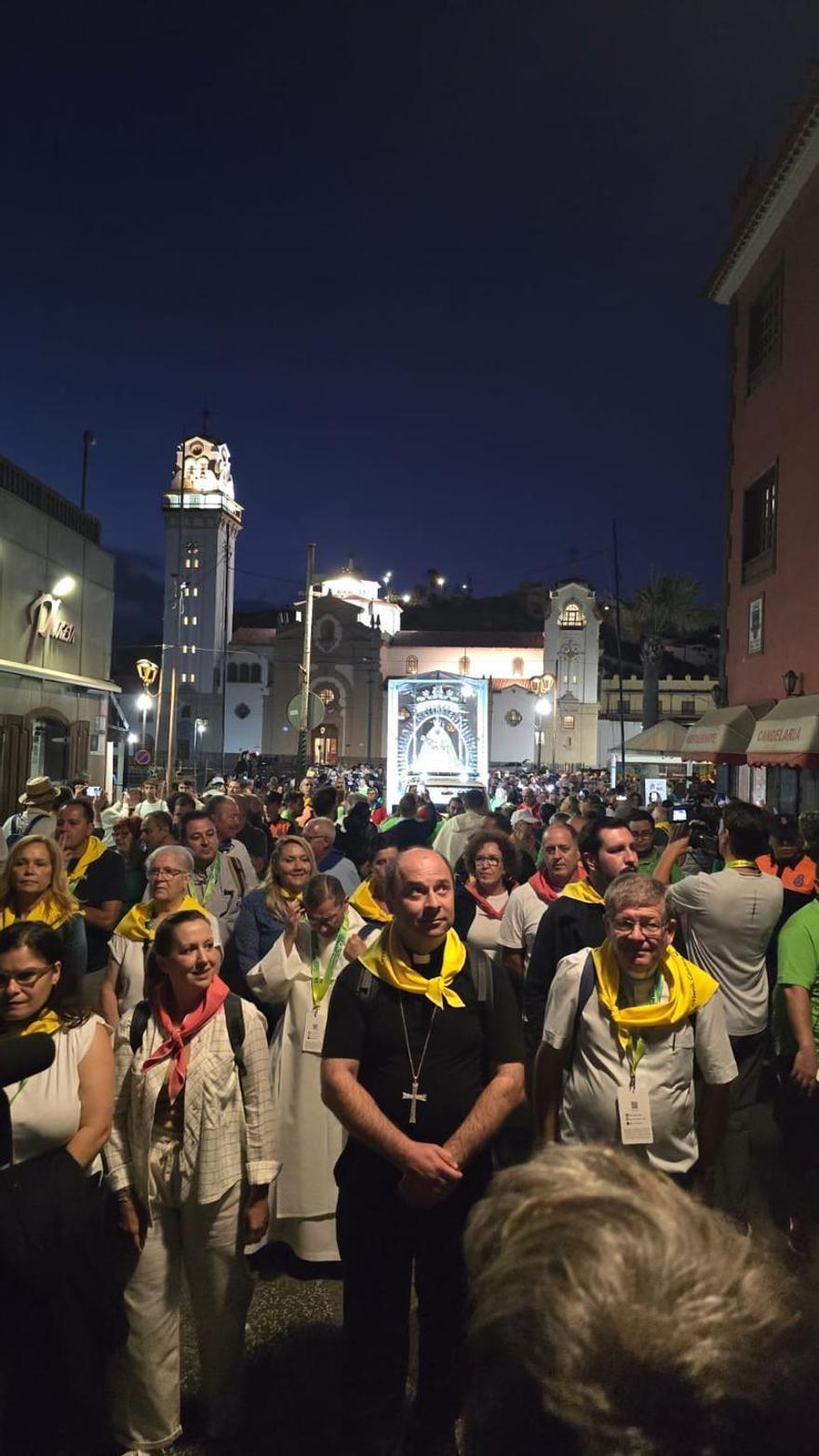 La Virgen de Candelaria comienza la peregrinación a Santa Cruz de Tenerife