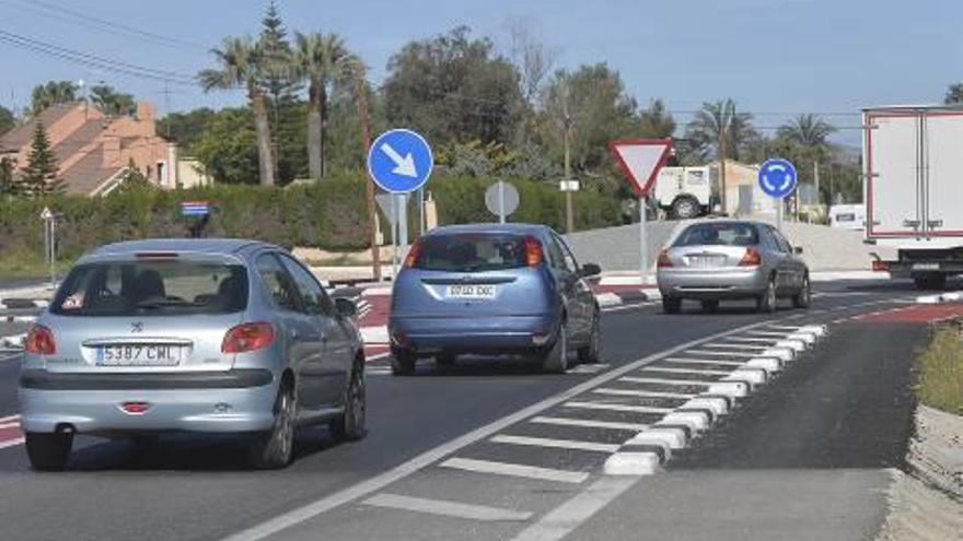 La velocidad media en la carretera a Santa Pola baja  en 20 km/h tras colocar rotondas