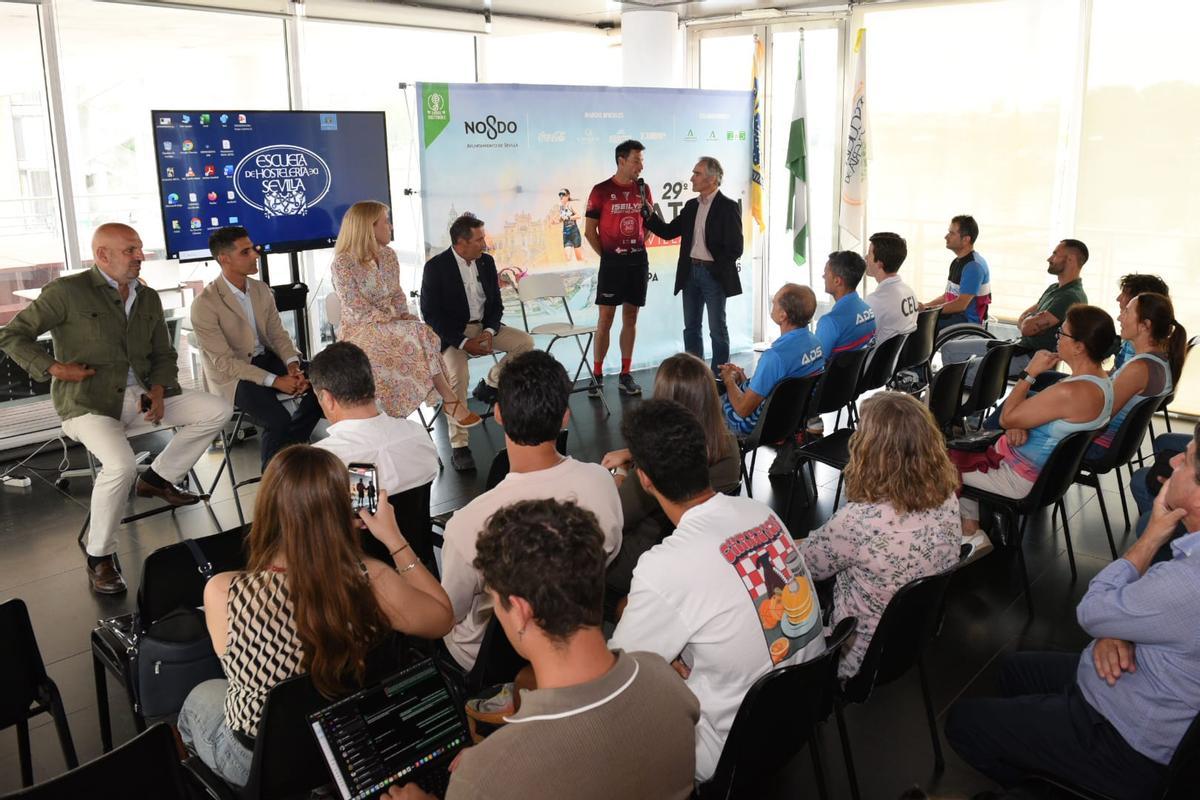 Presentación del Triatlón de Sevilla 2026