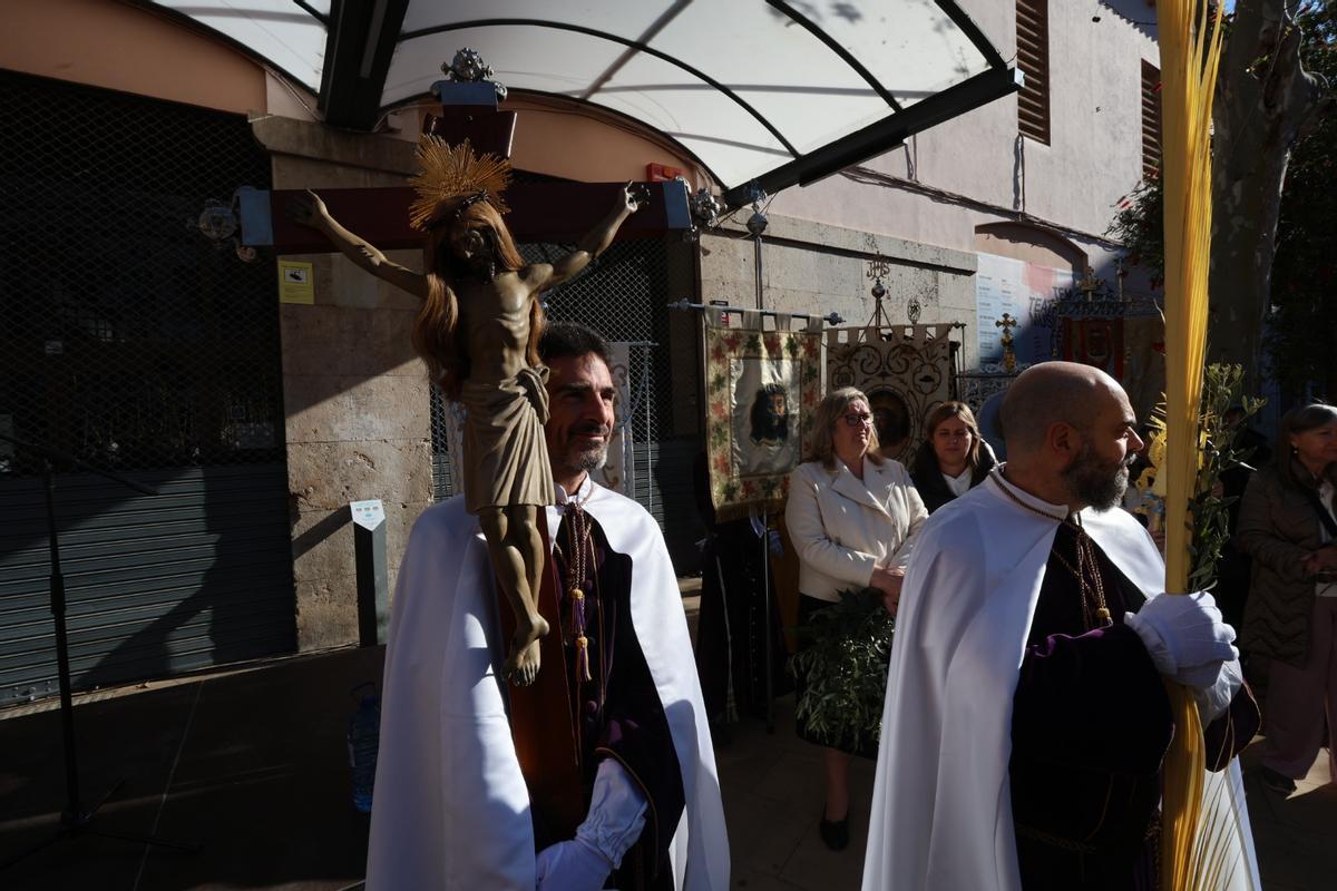 València da el pistoletazo de salida a los días grandes de la Semana Santa con la procesión del Domingo de Ramos