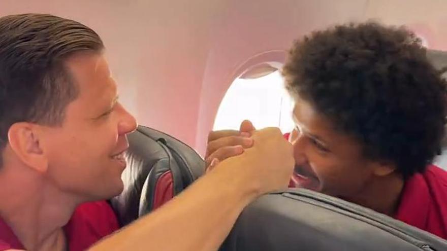Szczesny pone a prueba a Adeyemi con su humor más inesperado