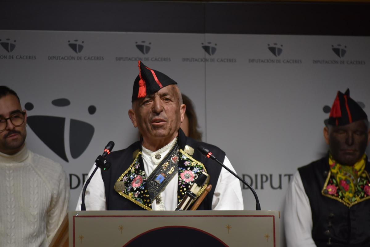 Fotogalería | Los Negritos de Montehermoso se presentan en la Diputación de Cáceres