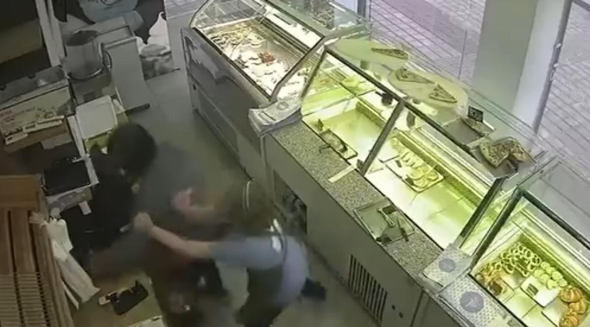 Fotograma de un momento del robo frustrado en La Vila.