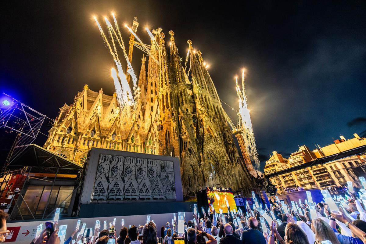 Barcelona 10/06/2026 Sociedad Fuegos Sagrada Familia. AUTOR: JORDI OTIX