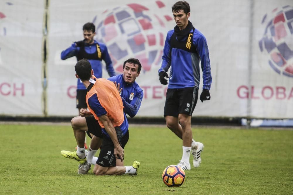 Tensión en el entrenamiento del Real Oviedo