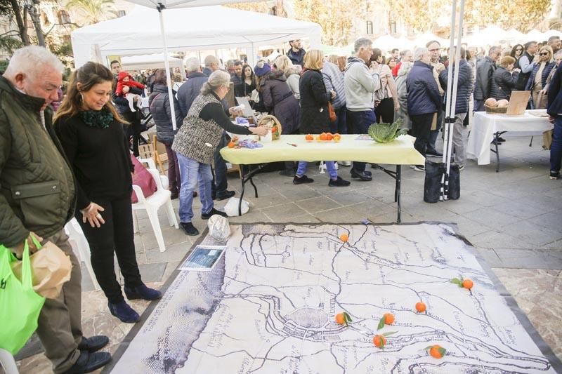 Los productos de proximidad llegan a la ciudad en "De l'horta a la plaça"