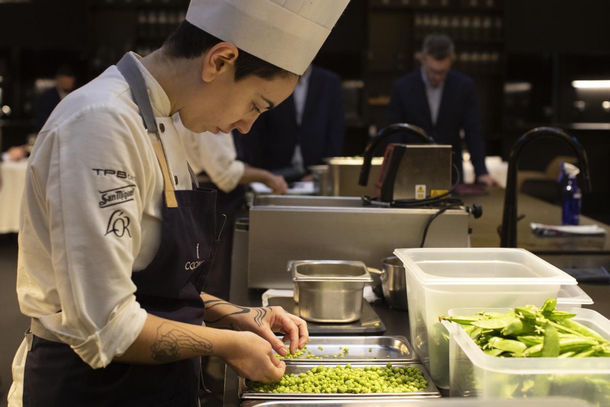 La guía Michelin 2023 ha abierto las puertas de su reducido olimpo de restaurantes distinguidos con tres estrellas a Cocina Hermanos Torres