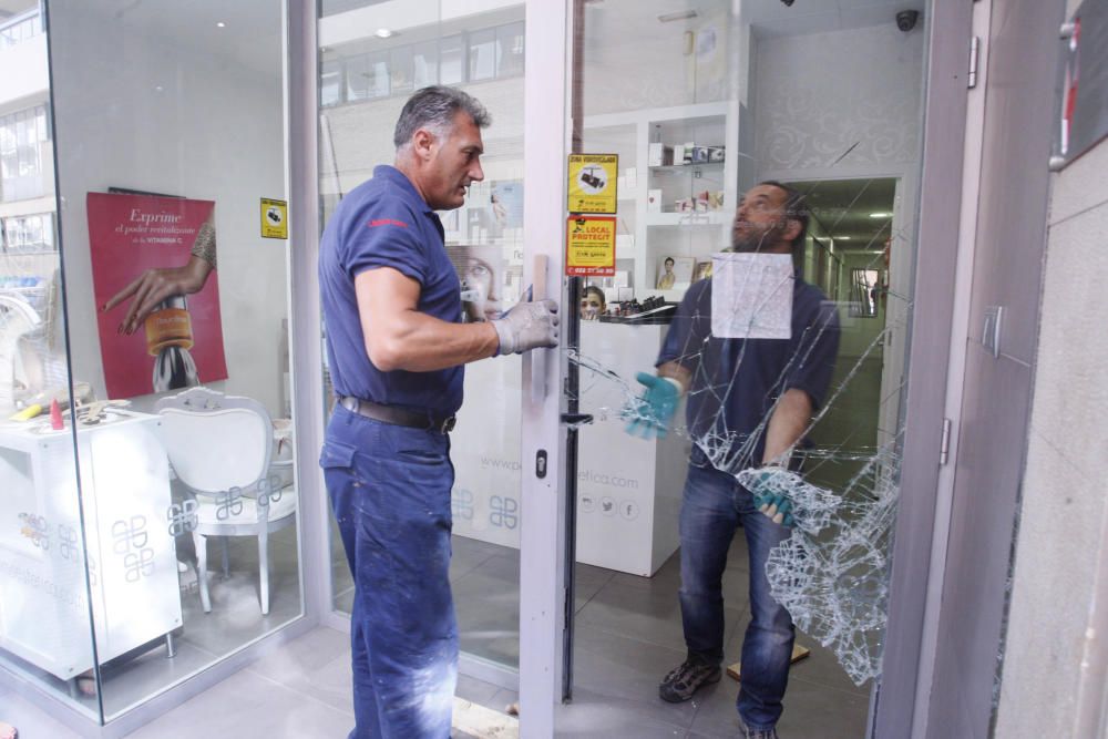 Rebenten la porta d'un centre d'estètica a Girona