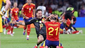 Celebración de Oyarzabal y sus compañeros de la selección española tras ganar la Eurocopa ante Inglaterra.