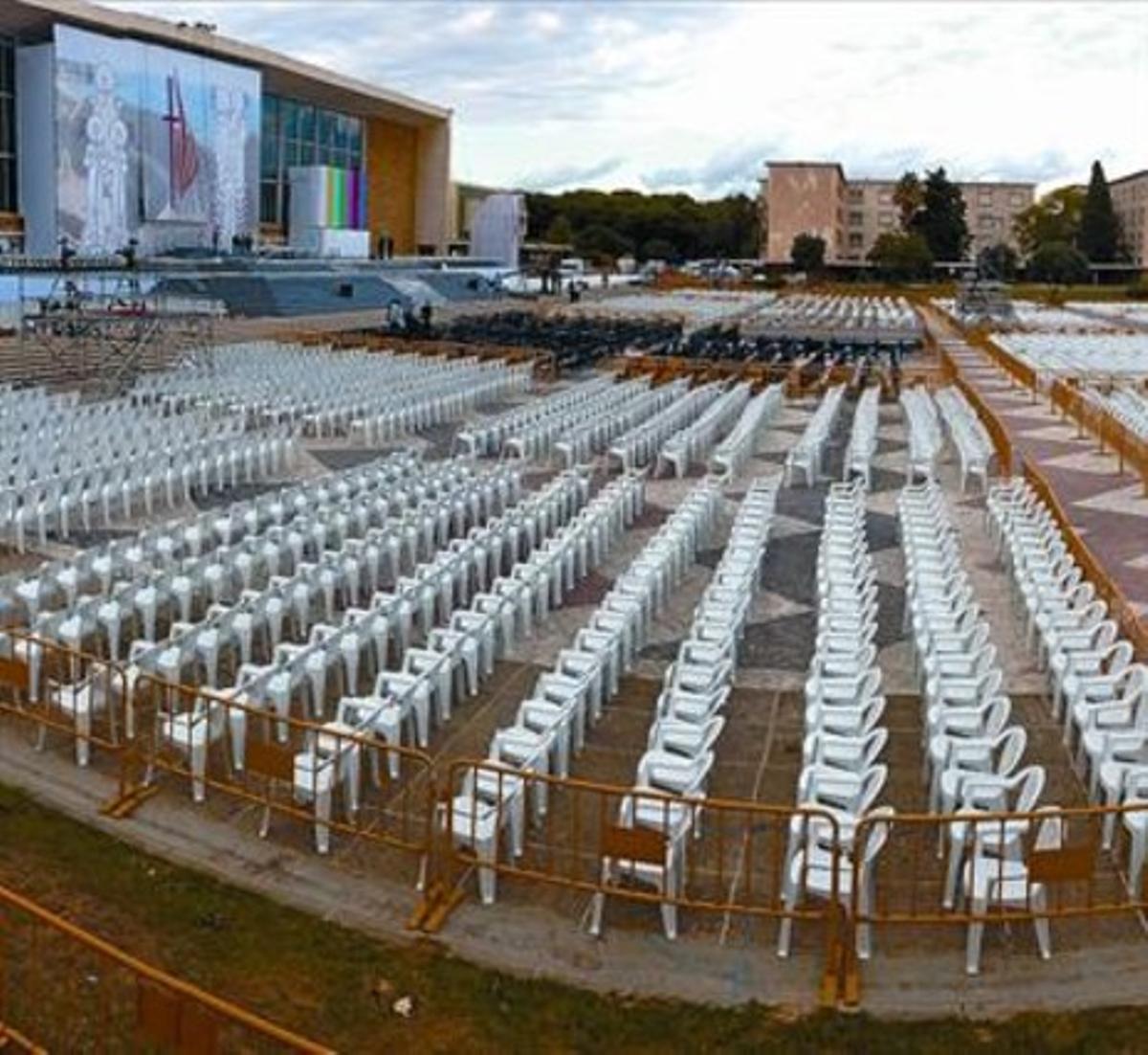 El complex educatiu de Tarragona, preparat per acollir l’acte de beatificació de demà.