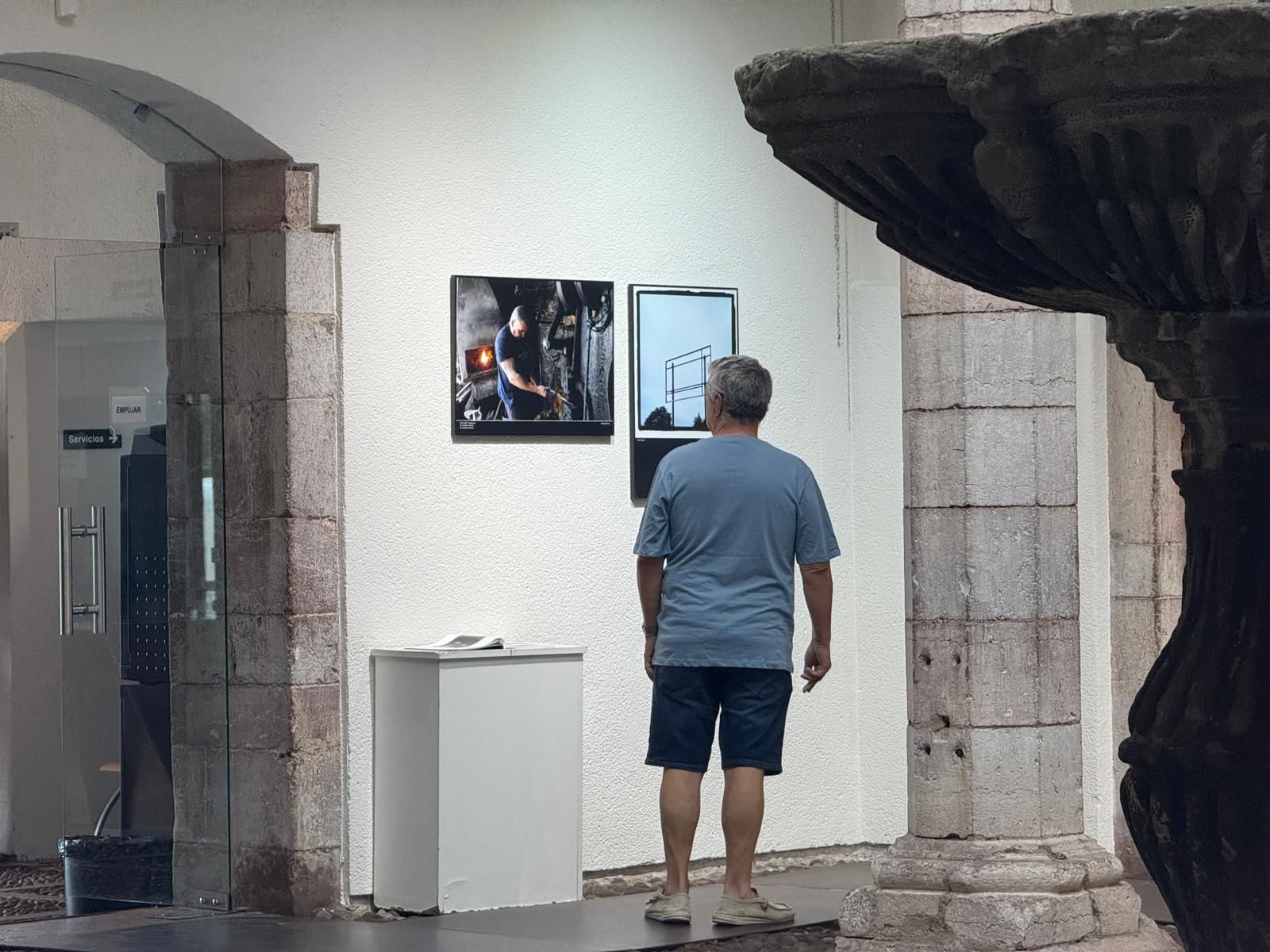 Así es "Miraes", la exposición de fotoperiodistas que podrás visitar en Grado
