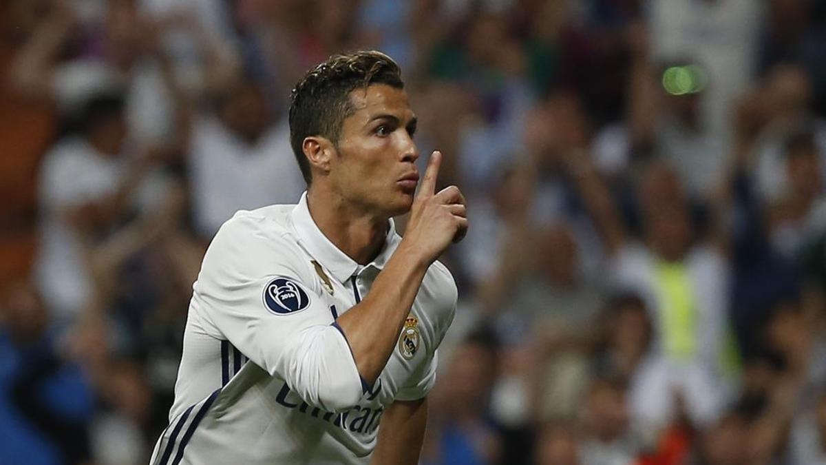 Cristiano Ronaldo manda callar al público tras marcar el tanto del empate ante el Bayern