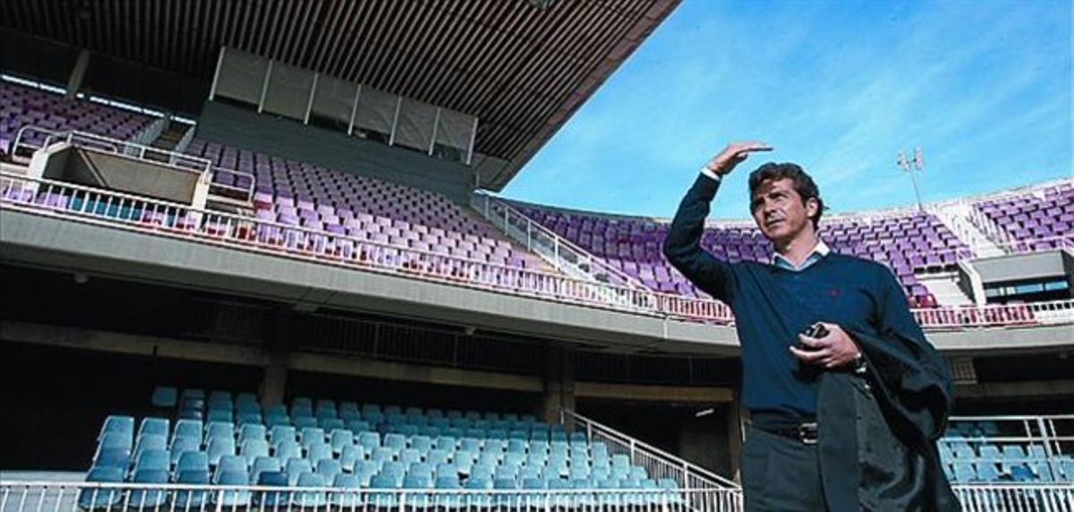 Camp Nou Va rellevar el vell recinte de les CortsGUILLERMO AMOR HA VIST COM S’HI HAN AFEGIT GRADES PER GUANYARPÚBLIC I S’HA ELIMINAT EL FOSSAT PEL QUAL SORTIA A RECOLLIR PILOTES Camp Nou Va rellevar el vell recinte de les CortsGUILLERMO AMOR HA VIST COM S’HI HAN AFEGIT GRADES PER GUANYARPÚBLIC I S’HA ELIMINAT EL FOSSAT PEL QUAL SORTIA A RECOLLIR PILOTES