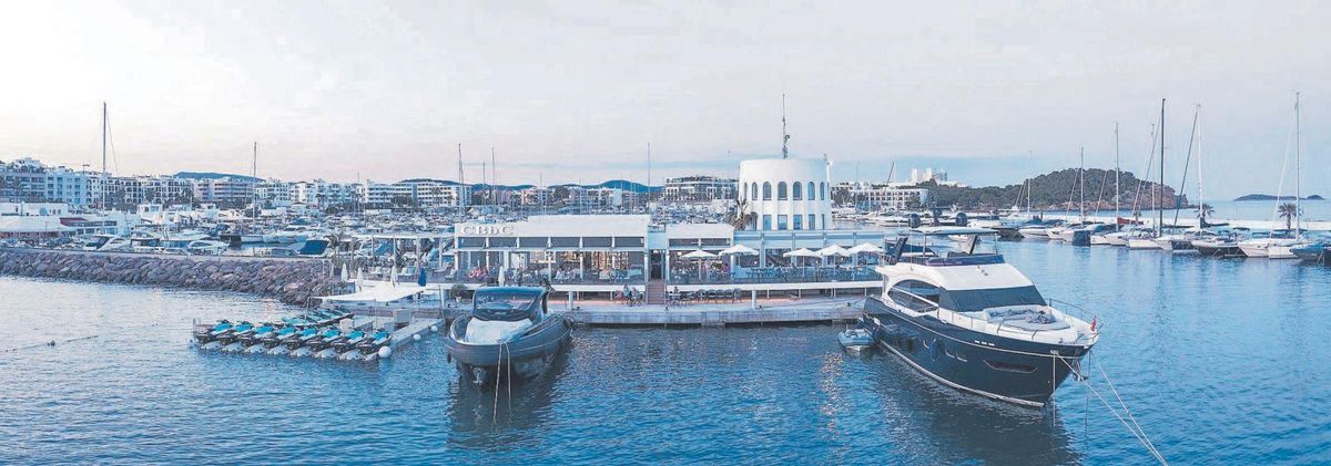 CBbC Marina Sta Eulalia tiene una ubicación espectacular, en pleno puerto deportivo y con el mar a un paso. | FOTOS: CBBC STA EULALIA