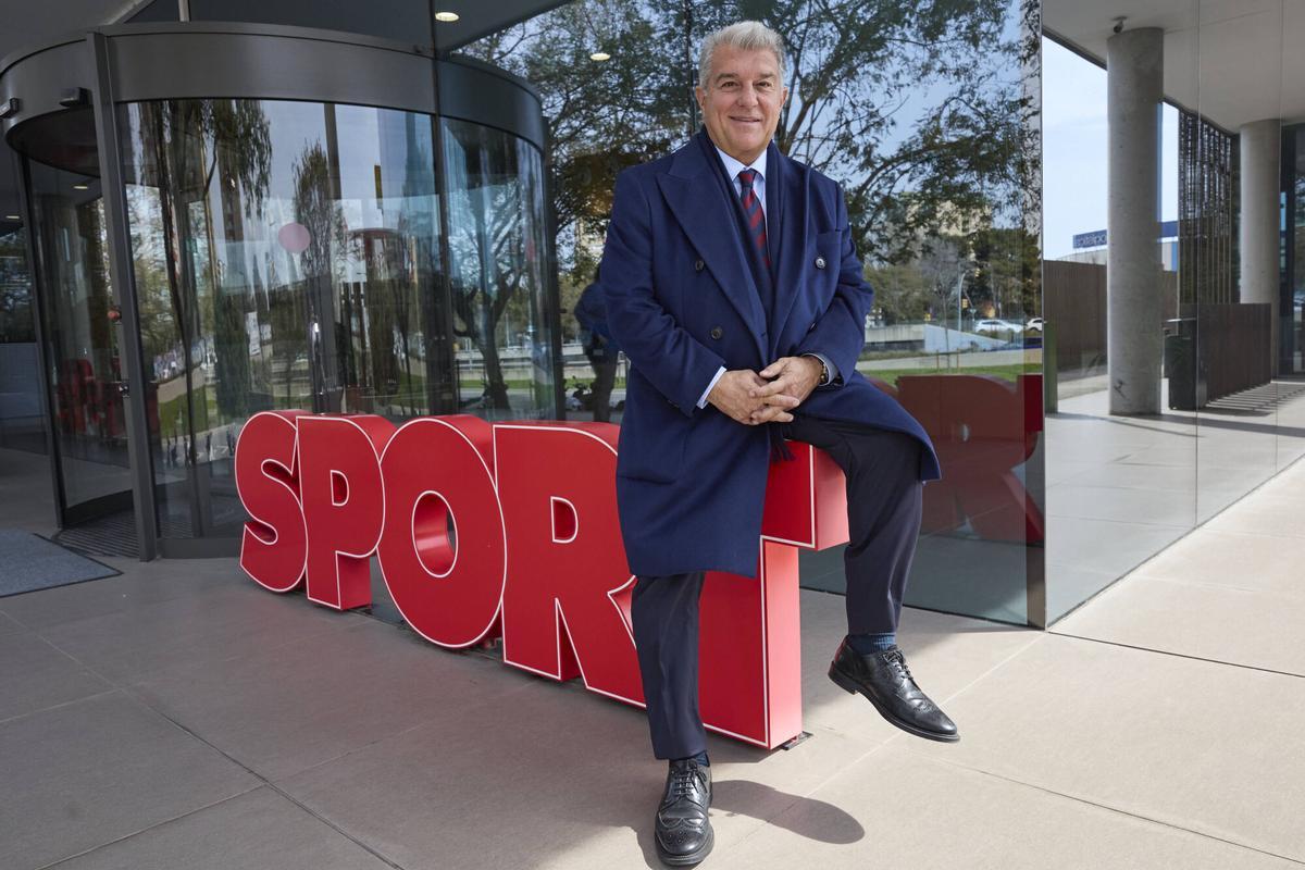Entrevista a Joan Laporta candidato a la presidencia en las elecciones del FC Barcelona 2026 Foto: Dani Barbeito Defensem el Barça Redacción sport. joan laporta. barça. elecciones barça 2026 . candidatura joan laporta . visita diario sport . entrevista joan laporta. paisano reportaje 2026 solo. diario sport
