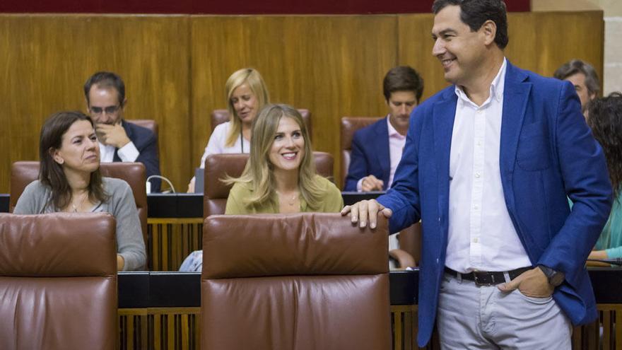 Juanma Moreno, en el pleno del Parlamento andaluz de este miércoles.