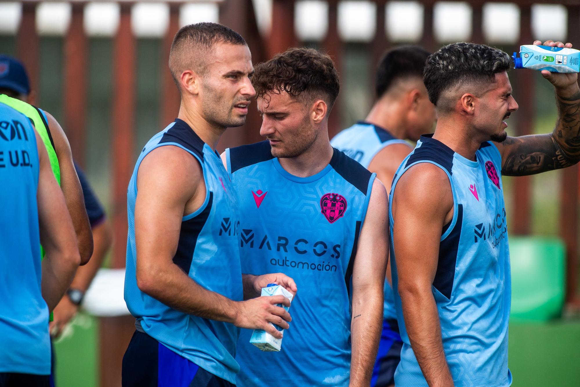 Así ha sido el primer entrenamiento del Levante 2023/24