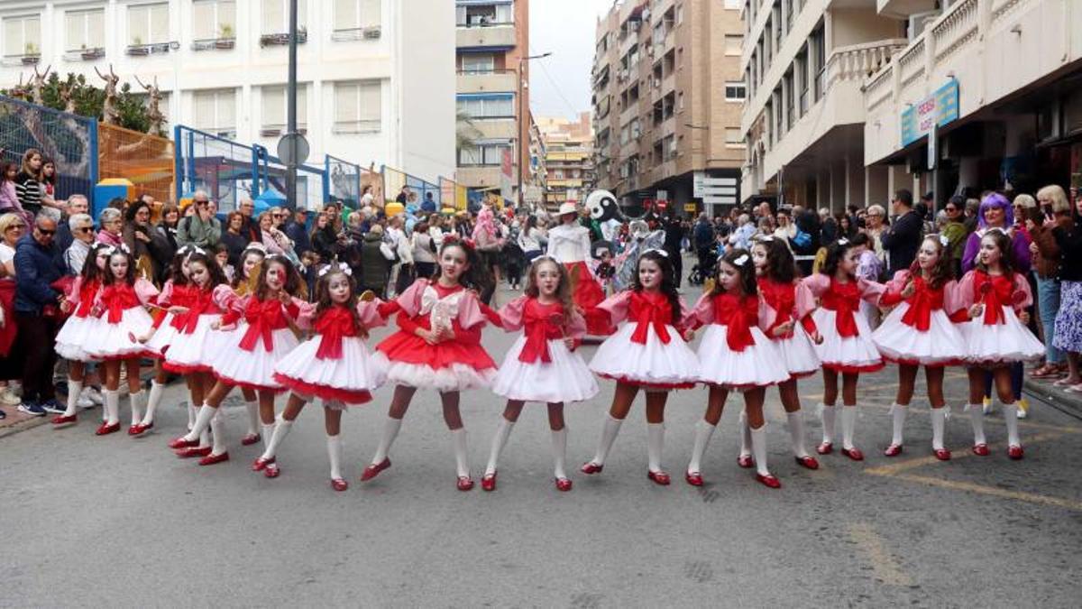 El ingenio y la diversión toman las calles con el Carnaval infantil de Benidorm