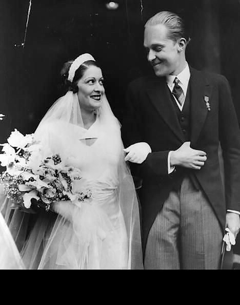 Los Condes de Covadonga, el día de su boda, en 1933.