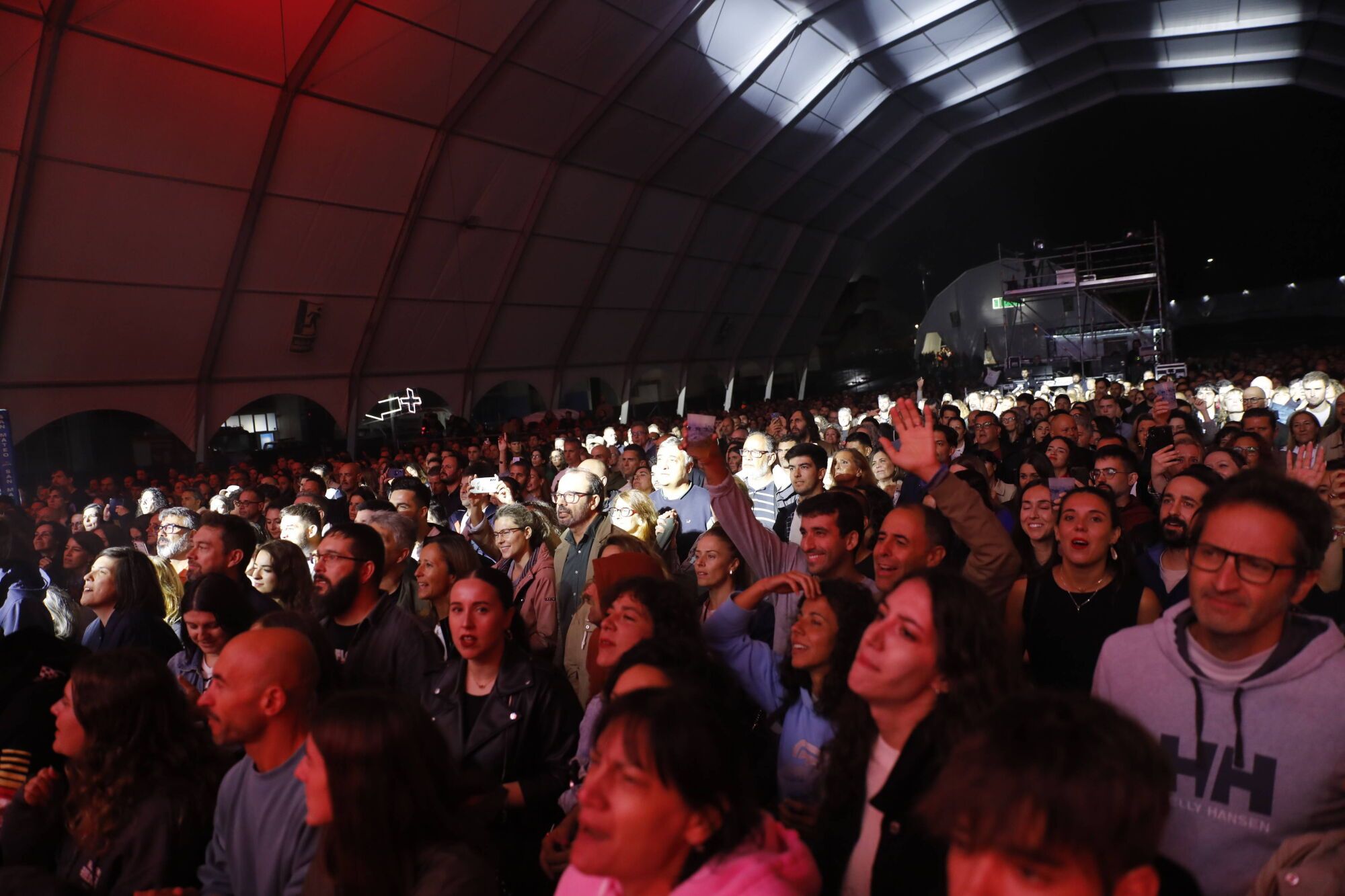 EN IMÁGENES: Concierto de Izal por las fiestas de San Mateo en Oviedo